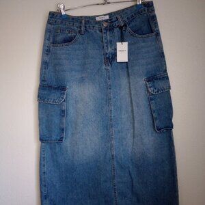 Forever 21 Blue Denim Cargo skirt Size Medium